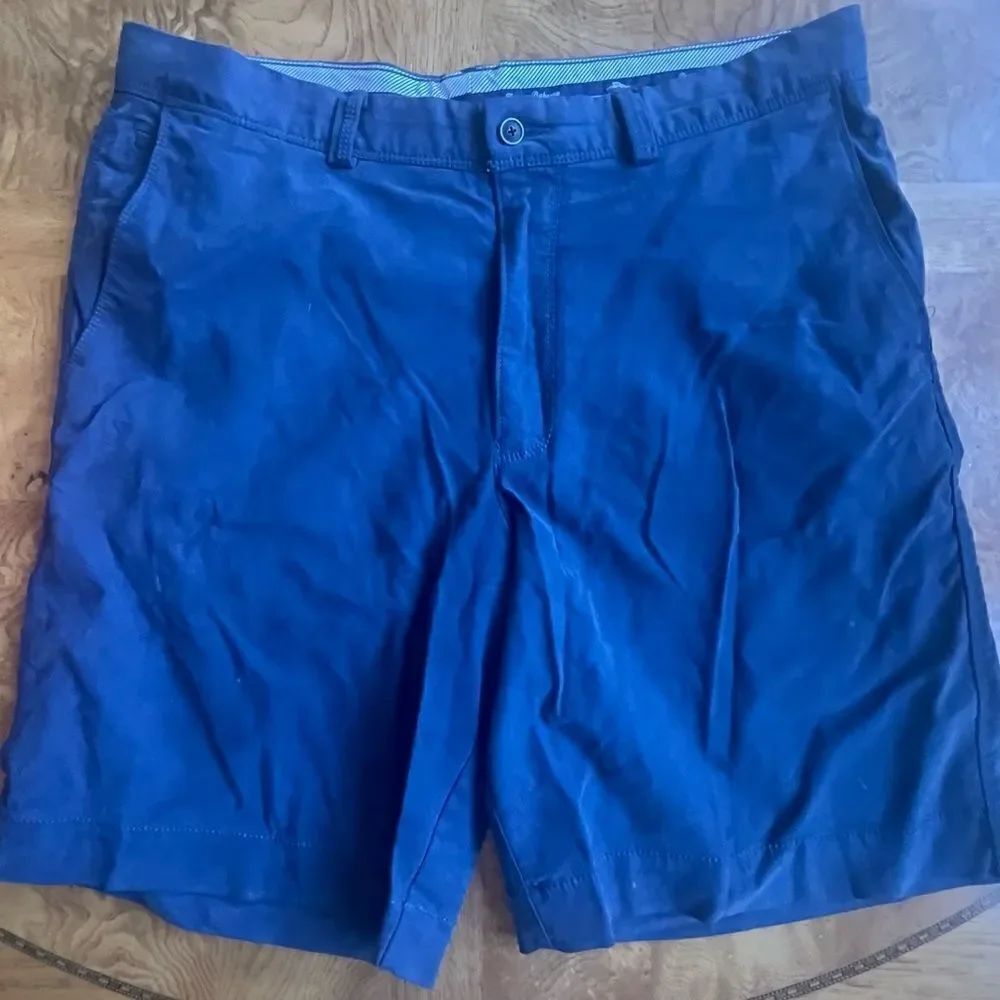 TOMMY BAHAMA Blue Short!